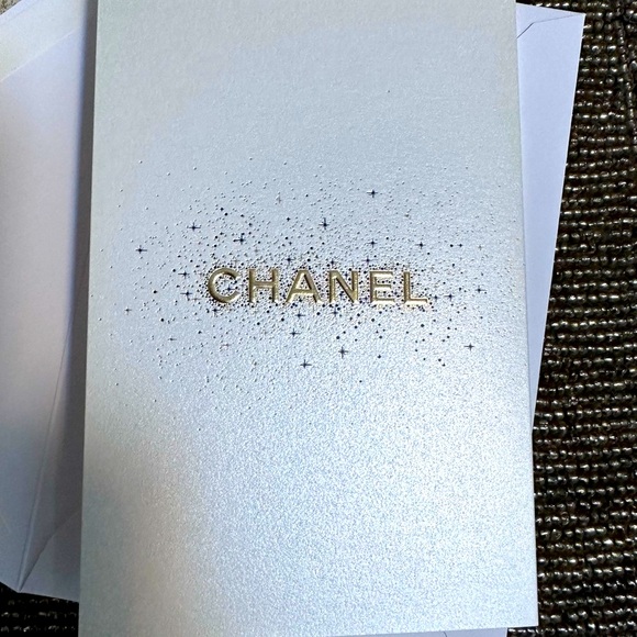 New CHANEL 17 piece Bundle - Picture 11 of 17